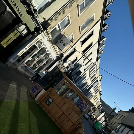 Apartment 6 New Street 1